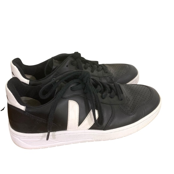 VEJA size 9 V-10 Black Leather White SolesFLAW**